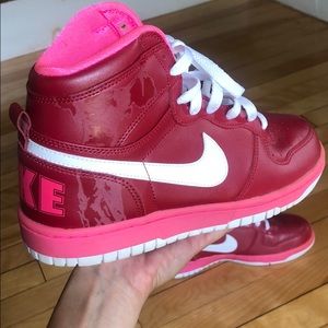NIKE SAINT VALENTINE LIMITED EDITION